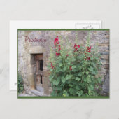赤いhoneysuccle、プロバンスの郵便はがきが付いている古いドア ポストカード (正面/裏面)
