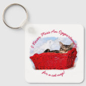 赤おもしろいいバスケットに眠る子猫の写真カスタム キーホルダー (正面)