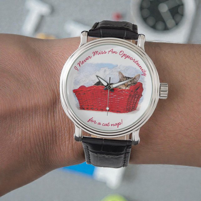 赤おもしろいいバスケットに眠る子猫の写真カスタム 腕時計 (Cute kitten photo watch face)