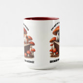 赤おもしろいい読キノコの下のモルモット マグカップ (中央)