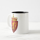 赤および金ゴールドのライオンノルウェーの紋章付き外衣 ツートーンマグカップ (正面左)