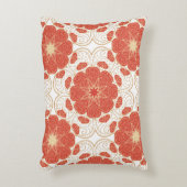 赤および金ゴールドの花のレースパターン アクセントクッション (正面(垂直))