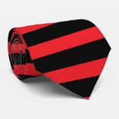 赤および黒のストライブ柄のタイ ネクタイ (ロール)