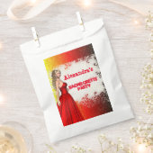 赤かわいらし女のパーソナライズされたバチェロレッテ フェイバーバッグ (クリップ留めされた状態)