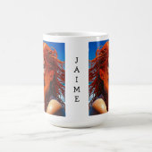 赤かわいらし髪レディーアットビーチパーソナライズされた コーヒーマグカップ (中央)