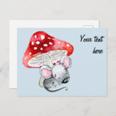 赤ききのこの下の小さな灰色の眠るネズミ ポストカード (正面/裏面)