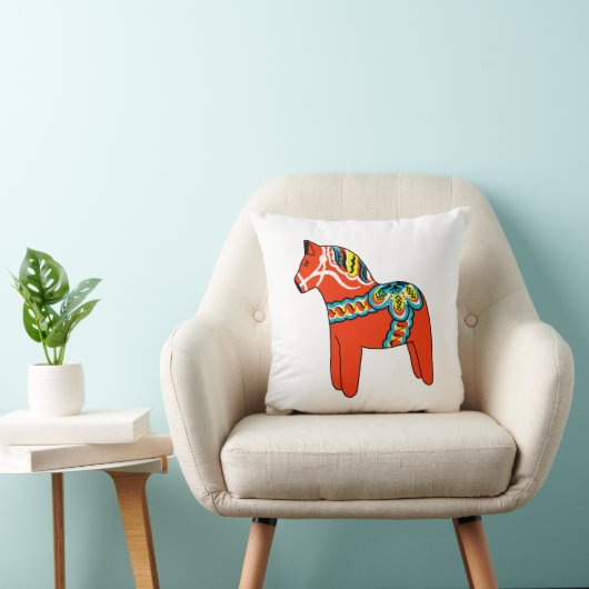 赤くおよび青のDalaの馬の枕 クッション (椅子)