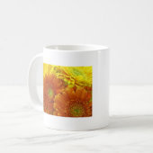 赤くおよび黄色のアフリカデイジー コーヒーマグカップ (正面左)