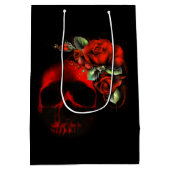 赤くおよび黒いスカルおよびバラ ミディアムペーパーバッグ (裏面)