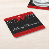 赤くおよび黒いメリークリスマス スクエアペーパーコースター (アングル)