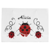 赤くモダンなてんとう虫はそれを個人化します ラージペーパーバッグ (裏面)