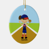 赤く及び青のオーナメントのかわいいソフトボールプレーヤー セラミックオーナメント (右)