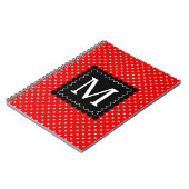 赤く白い水玉模様パターン黒のモノグラムのデザイン ノートブック (左側)