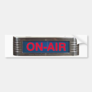 赤く白熱［赤熱］光を放つなON-AIRのクラシックな無線の印 バンパーステッカー