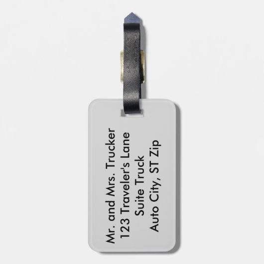 赤く青いトラックはTruckinの荷物のラベルで保ちます ラゲッジタグ (裏面縦)