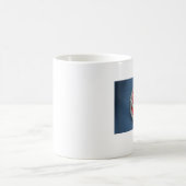 赤く青いtriskellion コーヒーマグカップ (中央)