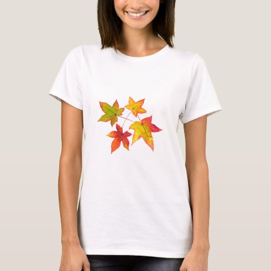 赤く黄色および緑の紅葉 Tシャツ (正面)