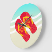 赤く黄色く青い夏のビーチのテーマのビーチサンダル ラージ壁時計 (傾斜)