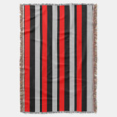 赤く黒く、銀製のストライプのなブランケット スローブランケット (正面縦)