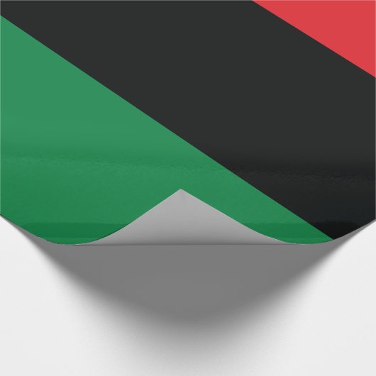 赤く、黒いおよび緑の旗 ラッピングペーパー (角)