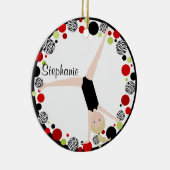 赤く、黒い及び緑のパーソナライズの体育専門家のブロンドの女性 セラミックオーナメント (右)