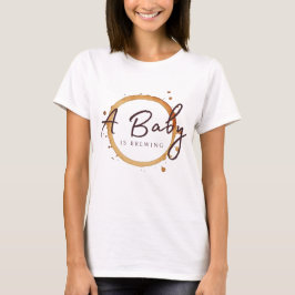 赤ちゃんが淹れるコーヒー豆のベビーシャワー Tシャツ
