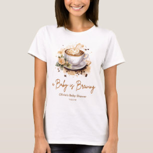 赤ちゃんが淹れるブラウンのコーヒー ママになるよ ベビーシャワー Tシャツ