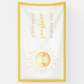 赤ちゃんのシャワーを浴びる太陽の光線が少し流れている 横断幕 (縦)