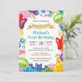 赤ちゃんの初めての誕生日ハロウィンパーティーモンスターおもちゃ 招待状 (スタンド正面)