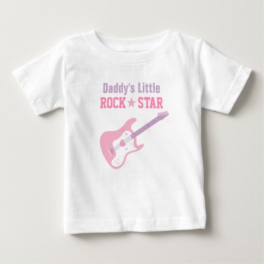 赤ちゃんの女の子のためのパパのリトルロックスターピンクギター ベビーTシャツ (正面)