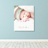 赤ちゃんの女の子の写真 誕生日 太字 ピンクがかったバラ色 キャンバスプリント (インサイチュ (ウッドフロア))
