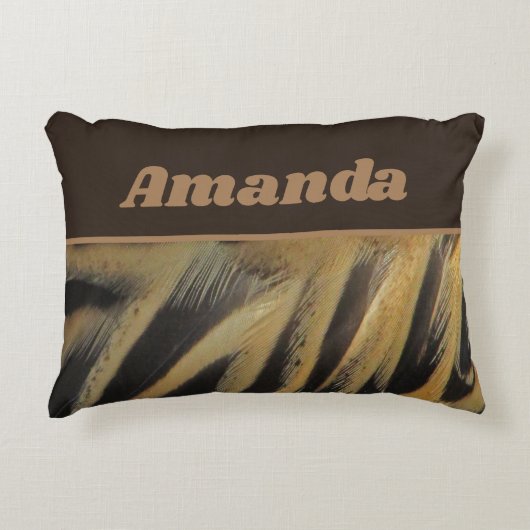 赤ちゃんの誕生記念 ゴールデンダックの羽のマグネット アクセントクッション (正面)