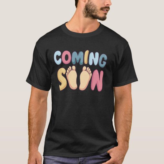赤ちゃんの足の到来をお知らせ Tシャツ (正面)