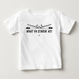 赤ちゃんをじっと見るジョーク ベビーTシャツ