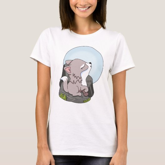 赤ちゃんオオカミが月を吠える Tシャツ (正面)