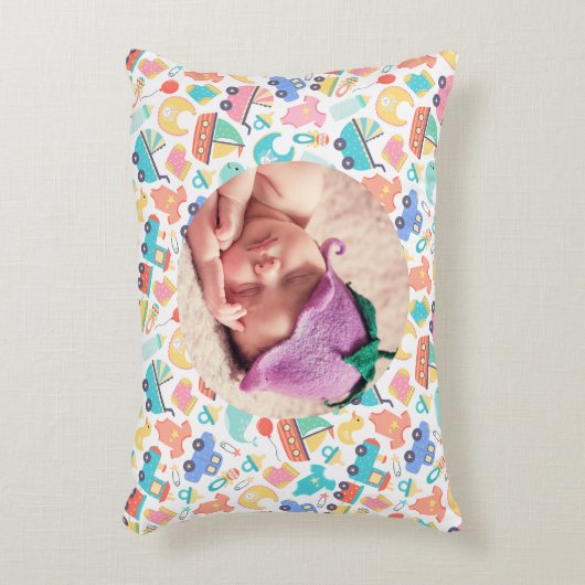 赤ちゃんカラフルのシャワーLtのパーソナライズされた画像 アクセントクッション (正面(垂直))