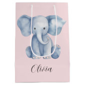 赤ちゃんシャワーかわいい水色の青い象 ミディアムペーパーバッグ (裏面)