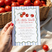 赤ちゃんシャワーの途中にトマトが少し入っている 招待状