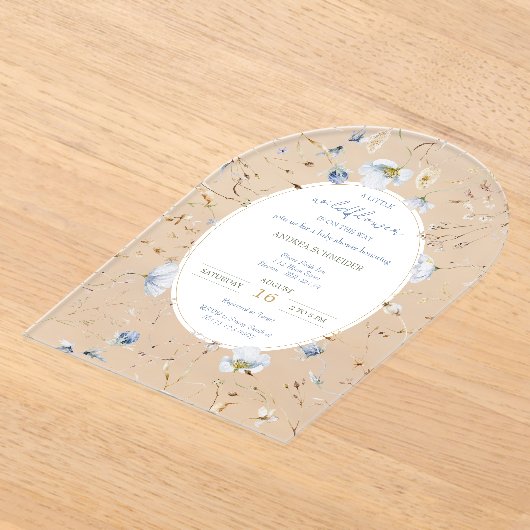 赤ちゃんシャワーの途中に小さな野花がある アクリル招待状 (レイダウン)