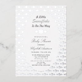 赤ちゃんシャワーの途中に少し雪の結晶がある 箔招待状
