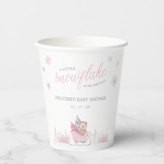 赤ちゃんシャワーの途中に少し雪の結晶がある 紙コップ (正面)