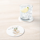 赤ちゃんシャワーの途中の甘い小さなかぼちゃ ラウンドペーパーコースター (インサイチュ)