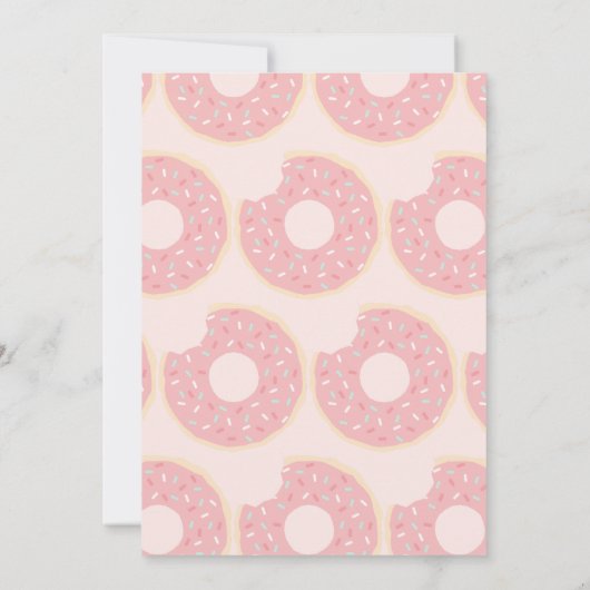 赤ちゃんシャワーを振るピンクのドーナツ&おむつ 招待状 (裏面)