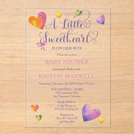 赤ちゃんシャワーを浴びる途中に少し恋人がいる アクリル招待状 (正面)