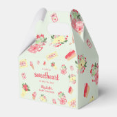 赤ちゃんシャワーを浴びる途中のかわいい恋人 フェイバーボックス (正面サイド)