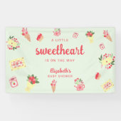 赤ちゃんシャワーを浴びる途中のかわいい恋人 横断幕 (横)