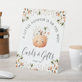 赤ちゃんシャワーカードギフトの途中の小さなかぼちゃ 台座サイン