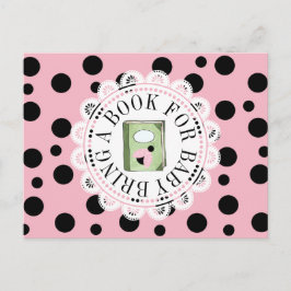 赤ちゃんシャワーカードベビー用の本を持って来る インビテーションポストカード