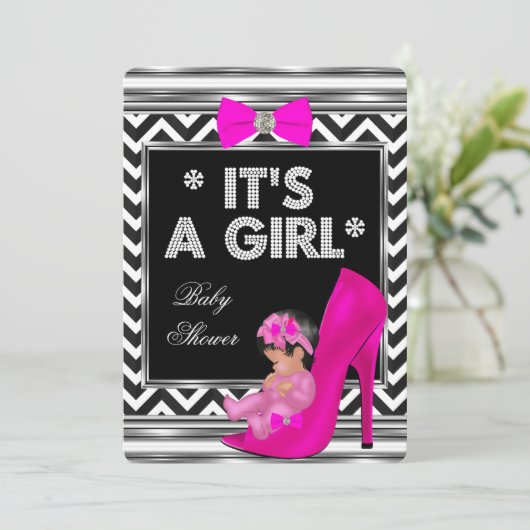 赤ちゃんシャワーガールピンクベビーシューシェブロン 招待状 (スタンド正面)