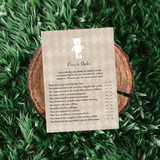 赤ちゃんシャワーゲームの下に白いテディベア 招待状